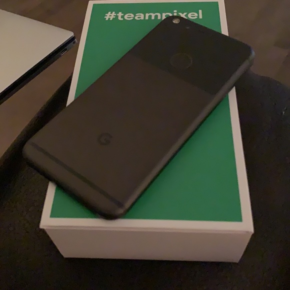 Google Pixel 2 phone - Picture 6 of 6